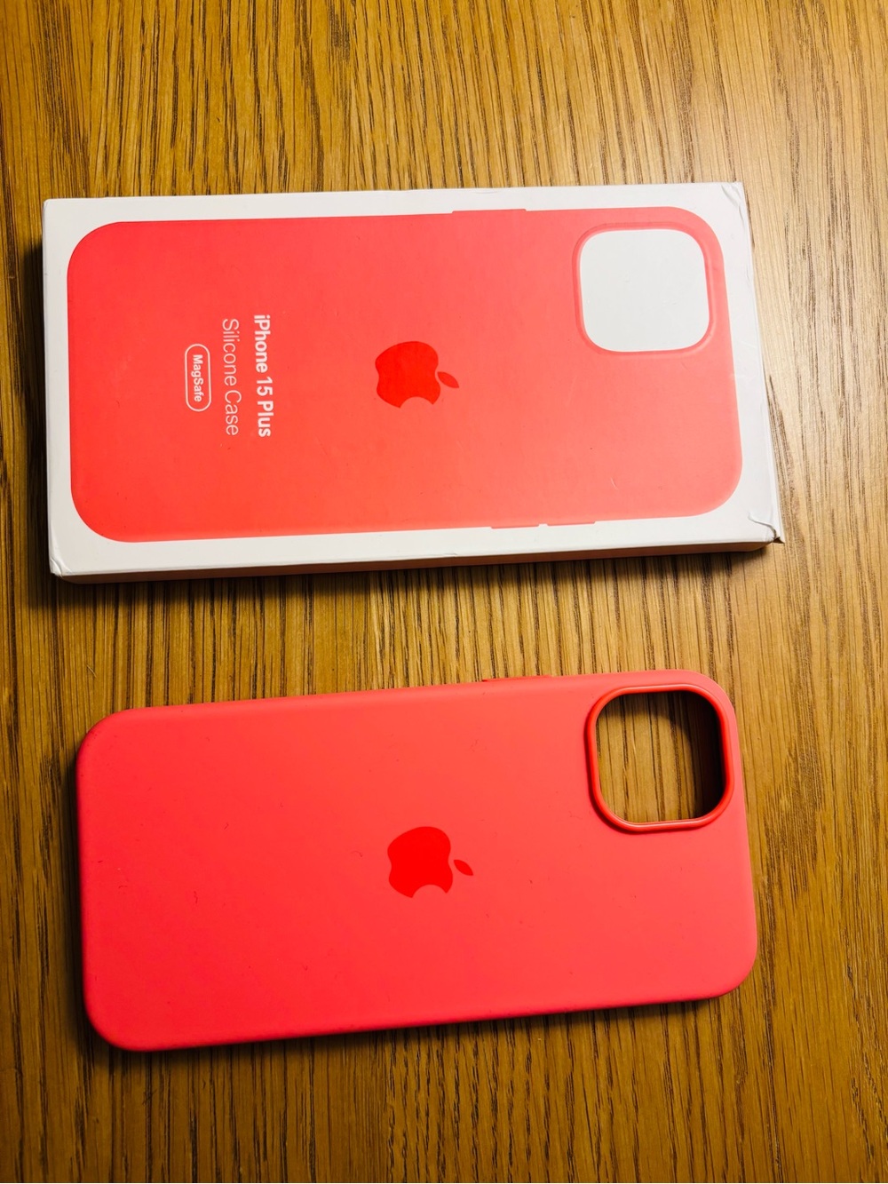 Apple Silicone iPhone 15 plus Case in Colour Guava